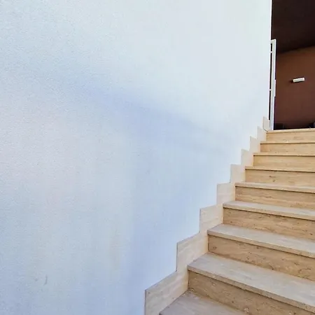 Della Luna Apartment